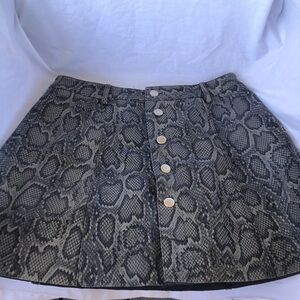 Woman’s fall Y2k animal print leather mini scuba material skirt